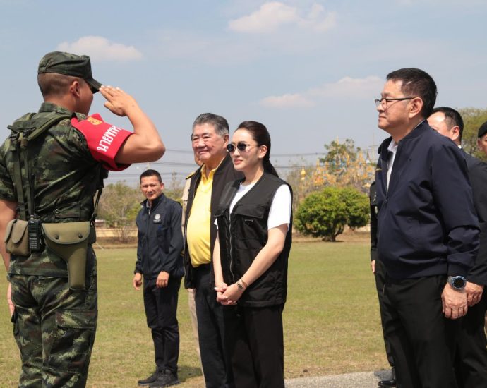 PM visits Sa Kaeo in anti-scammer push