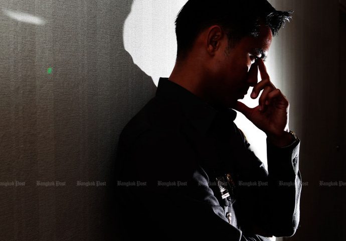 Senior cop held over ‘murder plot’