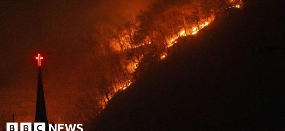 South Korea: at least 18 dead in ‘worst’ fires in nation’s history