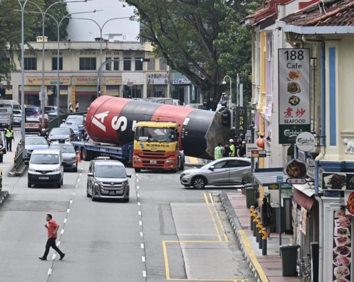 Trailer accident disrupts morning traffic along Balestier Road