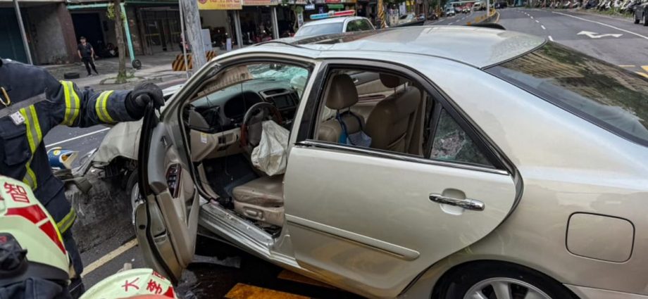 3 killed, 12 hurt after car hits group near Taiwan school