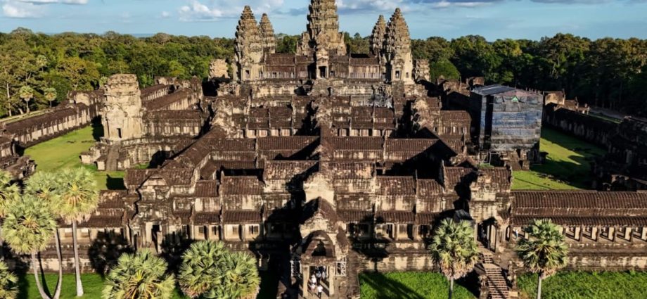 3 killed in lightning strike at Cambodia’s Angkor Wat UNESCO site