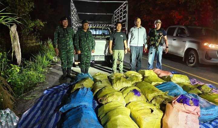 500kg of crystal meth abandoned by fleeing smugglers