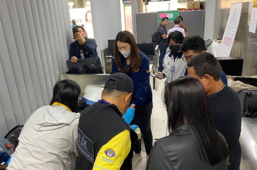 Brazilian couple caught arriving with 7kg of cocaine