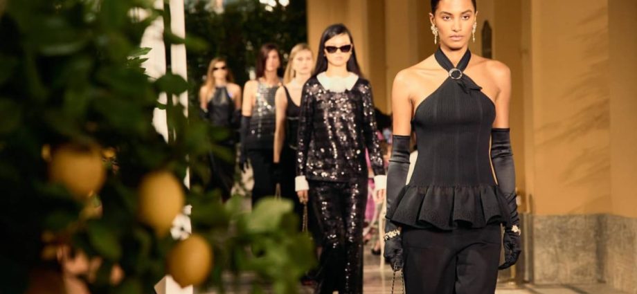 Chanel is bringing its most recent Cruise 2026 show from Lake Como to Singapore in November