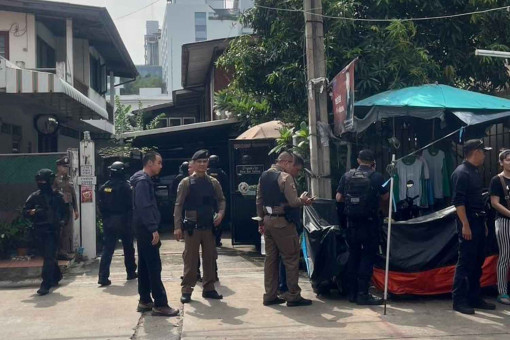 Disturbed man fires shots in Bangkok Noi