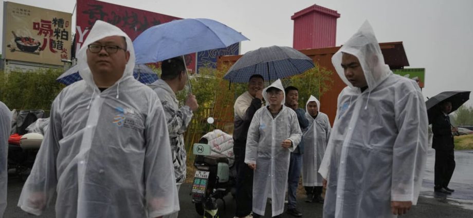 Heavy rains kill 5 in China’s south, authorities issue disaster alerts