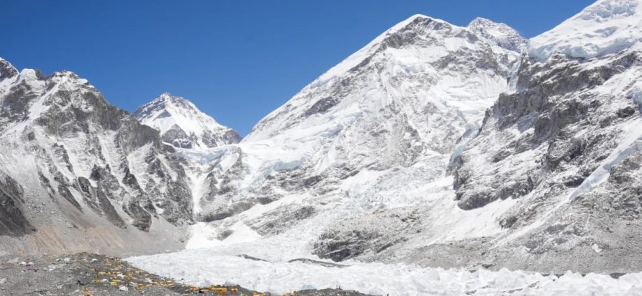 Indian climber dies after scaling Everest
