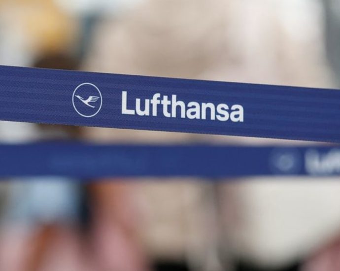 Lufthansa, Air France, others avoid Pakistan airspace amid India tensions