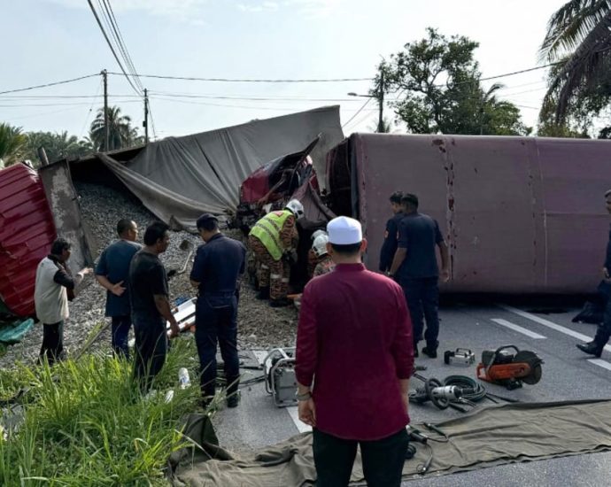 Malaysian road accident kills nine paramilitaries