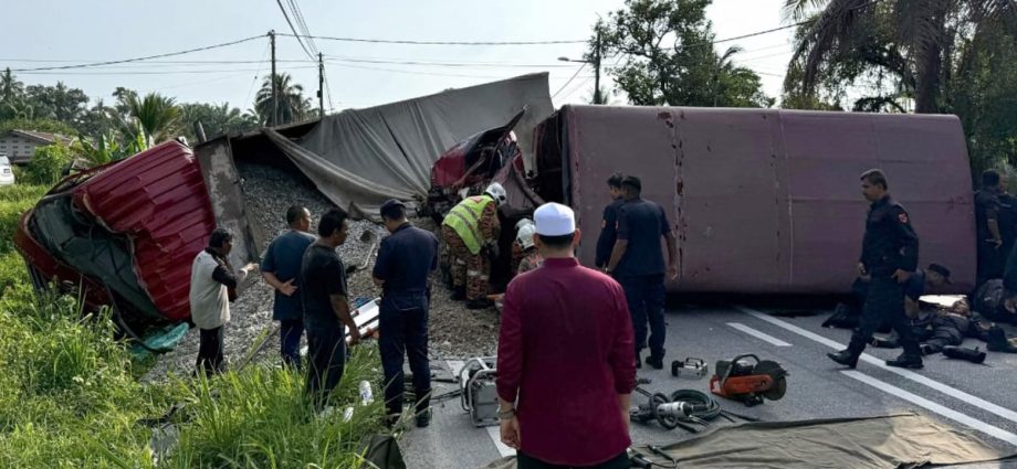 Malaysian road accident kills nine paramilitaries