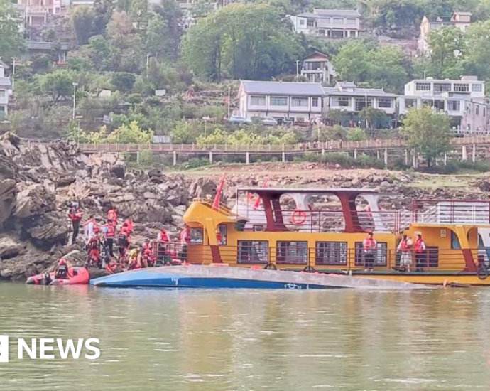 Nine dead, dozens injured after tourist boats capsize in China