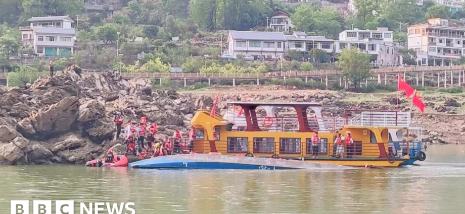 Nine dead, dozens injured after tourist boats capsize in China