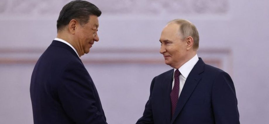 Putin greets China’s Xi at Kremlin