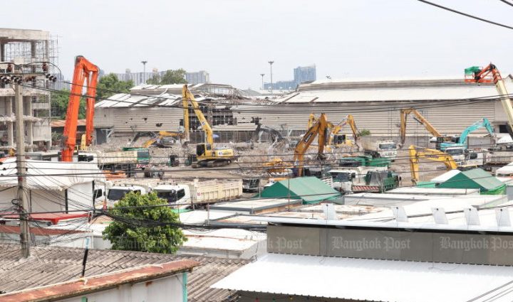 Search for bodies ends at Bangkok collapse site