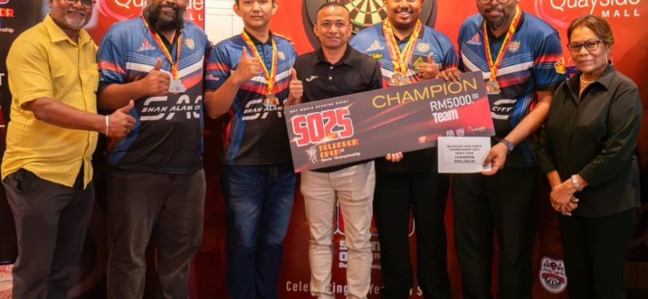 Shah Alam City overcomes top opponents to snatch the prized team crown at the prestigious Selangor Open Darts Championships