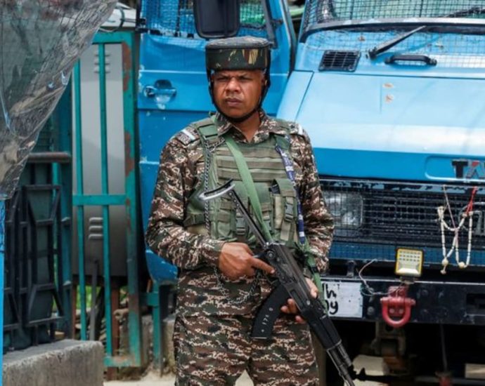 Shelling between India and Pakistan along Kashmir frontier