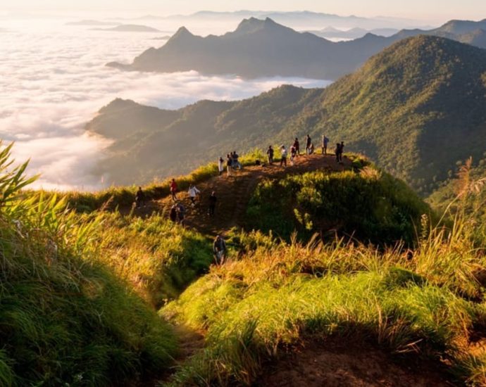 Thailand shuts scenic viewing spot after Laos clashes