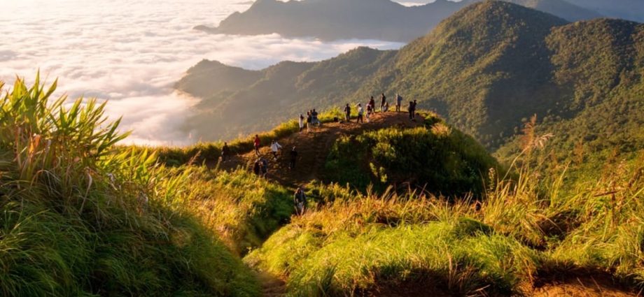 Thailand shuts scenic viewing spot after Laos clashes