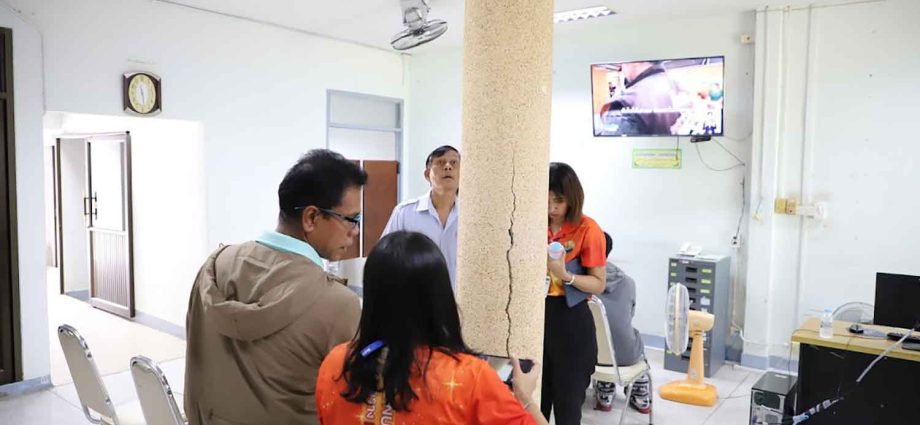 Two quakes in North, cracks found from Wednesday’s quake in South