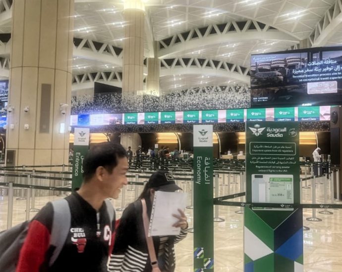 Singaporeans stranded by Middle East airspace shutdown face delays, rising costs Singaporeans stranded by Middle East airspace shutdown face delays, rising costs